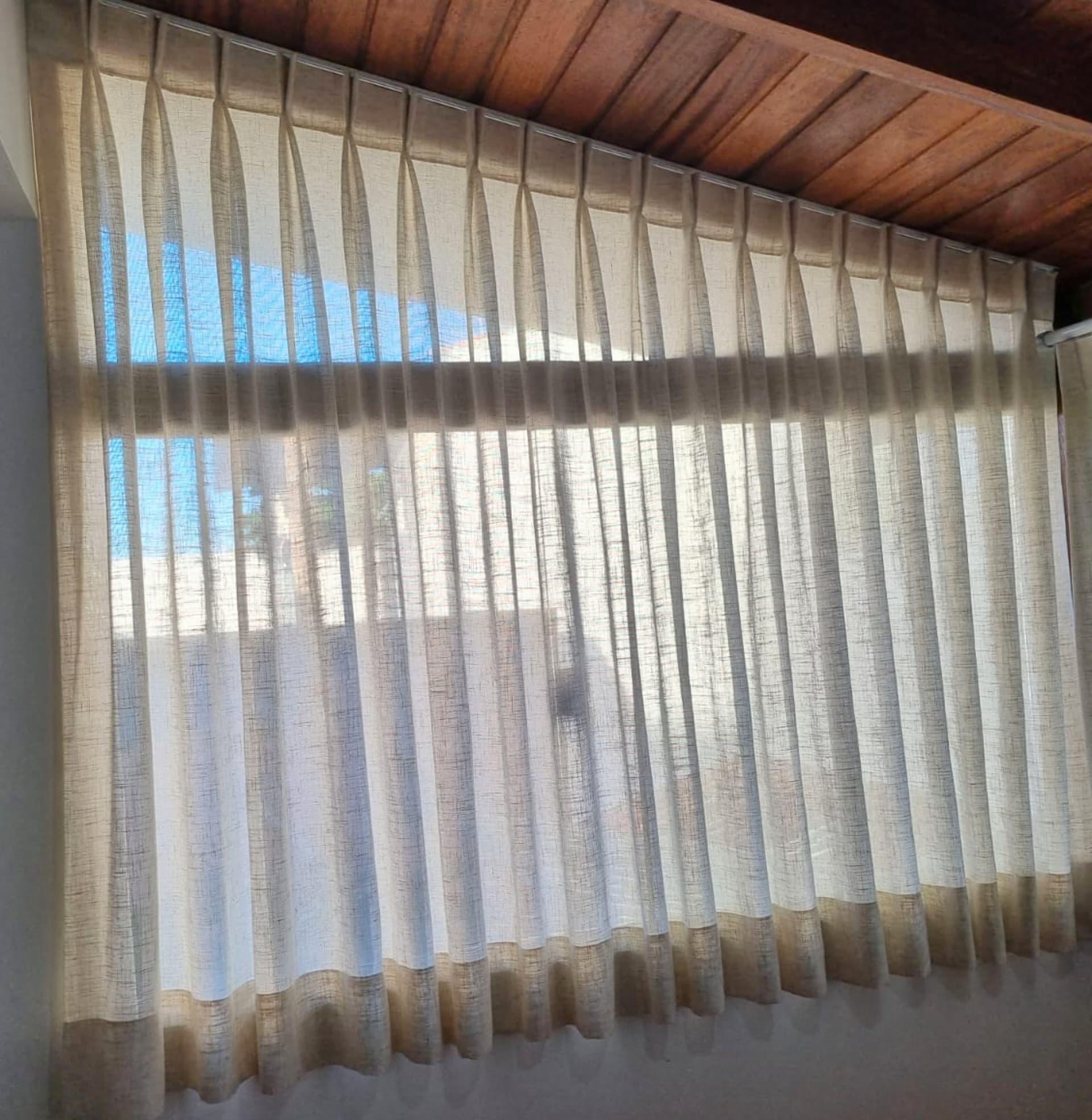 Cortinas inclinadas usadas nos cursos de costura online — Ateliê Dona Menina Brasil