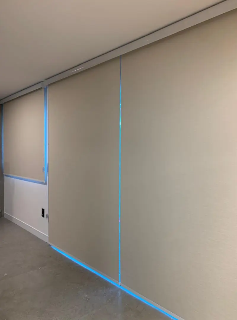 Persiana blackout sob medida em quarto — Maravilha Cortinas Ibitinga SP